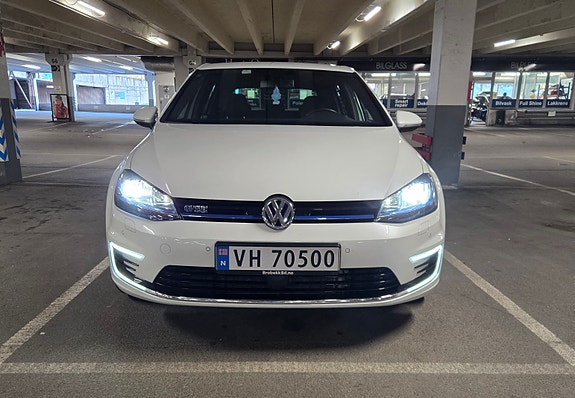 Volkswagen Golf VII 3 of 30
