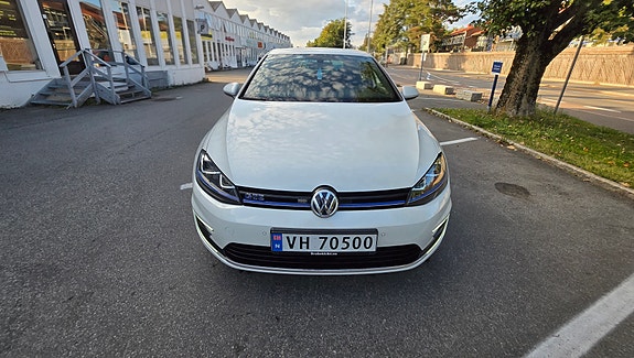 Volkswagen Golf VII 15 of 30