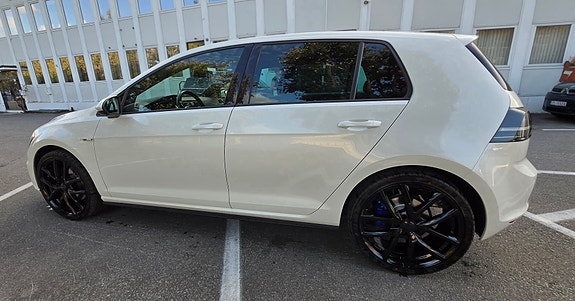 Volkswagen Golf VII 12 of 30