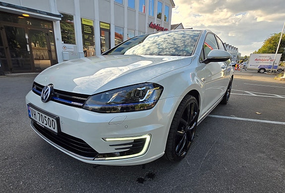 Volkswagen Golf VII 13 of 30