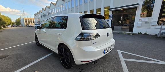 Volkswagen Golf VII 9 of 30
