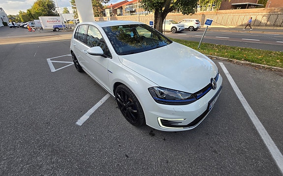 Volkswagen Golf VII 14 of 30