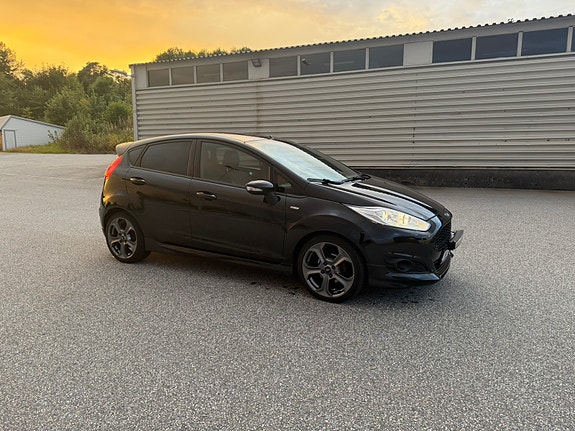 Ford Fiesta 4 of 24
