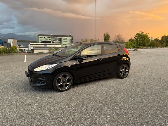 Ford Fiesta 12 of 24
