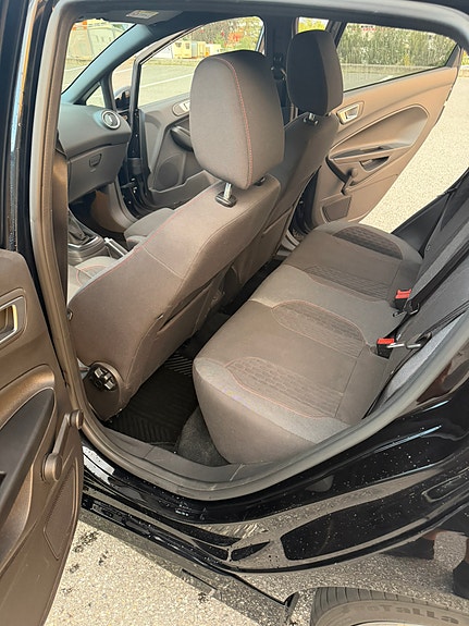 Ford Fiesta 15 of 24