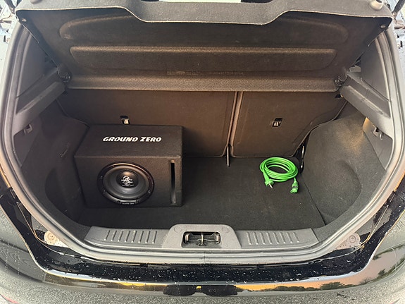 Ford Fiesta 21 of 24