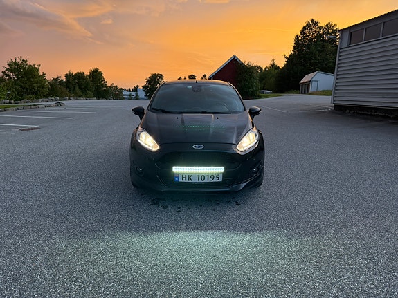 Ford Fiesta 20 of 24