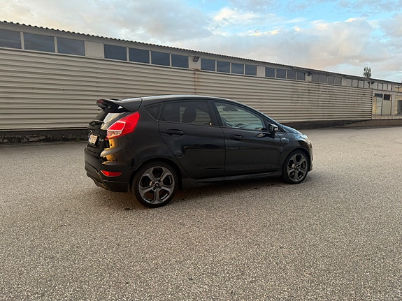 Ford Fiesta 6 of 24