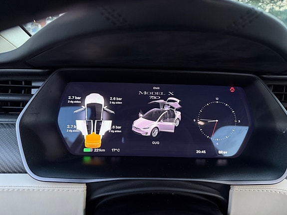 Tesla Model X 17 of 26