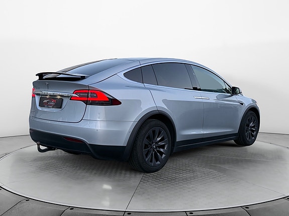 Tesla Model X 6 of 26