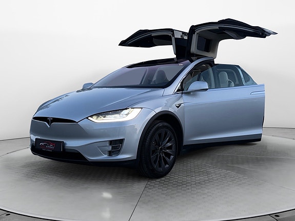 Tesla Model X 2 of 26