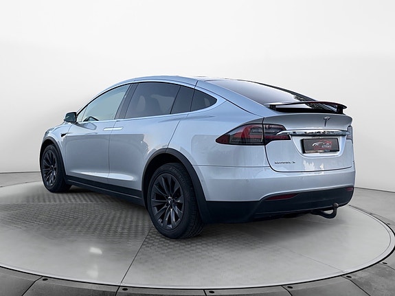 Tesla Model X 4 of 26