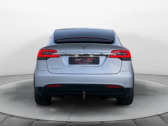Tesla Model X 5 of 26