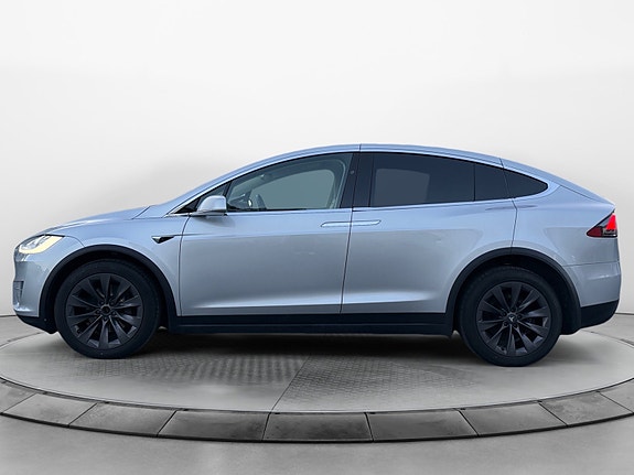 Tesla Model X 3 of 26
