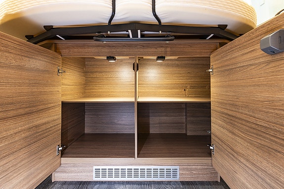 Weinsberg CARASUITE 700 DX  med Queenbed, Face-to-face sittegruppe, ALDE sentralvarme, Full LED frontbelysning ++ 18 of 28
