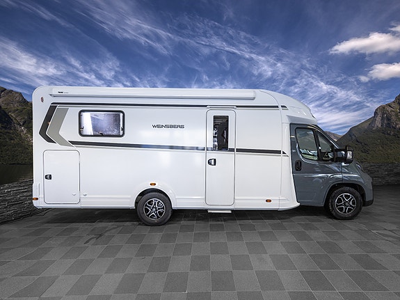 Weinsberg CARASUITE 700 DX  med Queenbed, Face-to-face sittegruppe, ALDE sentralvarme, Full LED frontbelysning ++ 2 of 28
