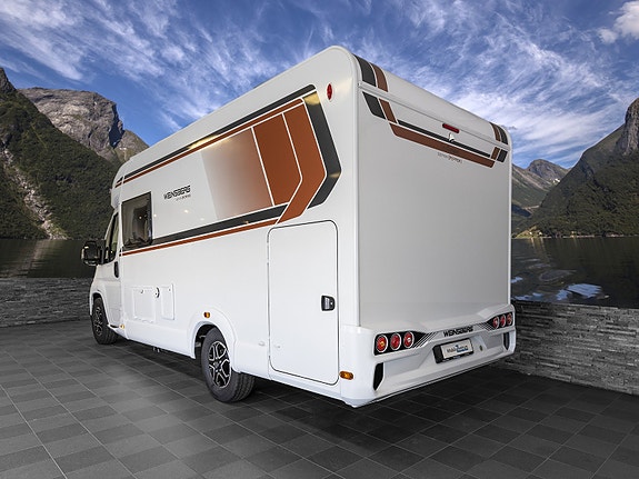 Weinsberg CaraCompact EDITION [PEPPER] 600 MEG 4t. (kan vektes ned til 3,5t), langsgående senger m/utvidelse, Truma + el gulvvarme, setevarme, stekeovn mm. 4 of 27