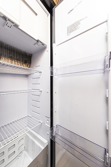 Weinsberg CaraCompact EDITION [PEPPER] 600 MEG 4t. (kan vektes ned til 3,5t), langsgående senger m/utvidelse, Truma + el gulvvarme, setevarme, stekeovn mm. 12 of 27