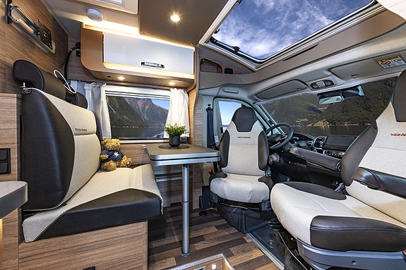 Weinsberg CaraCompact EDITION [PEPPER] 600 MEG 4t. (kan vektes ned til 3,5t), langsgående senger m/utvidelse, Truma + el gulvvarme, setevarme, stekeovn mm. 8 of 27