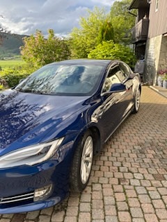Tesla Model S 11 of 24