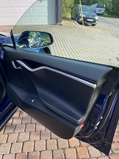 Tesla Model S 21 of 24