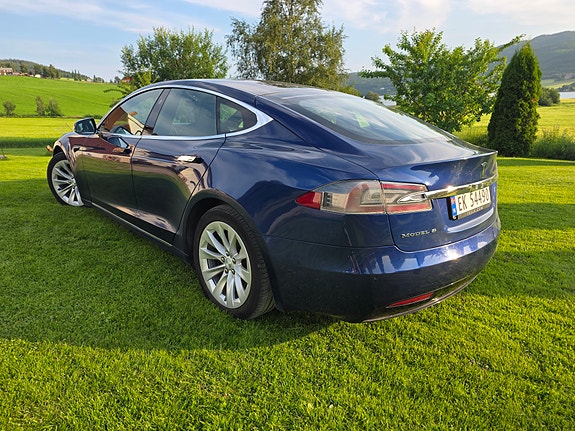 Tesla Model S 4 of 24