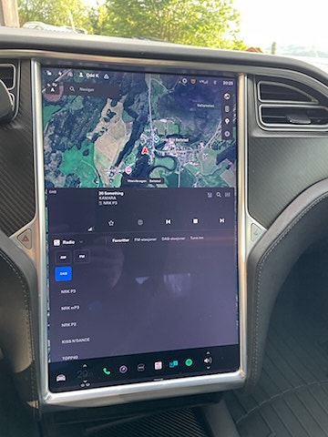 Tesla Model S 18 of 24