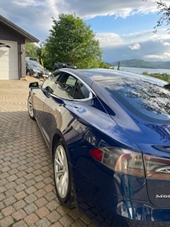 Tesla Model S 10 of 24