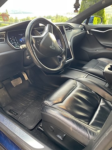 Tesla Model S 16 of 24