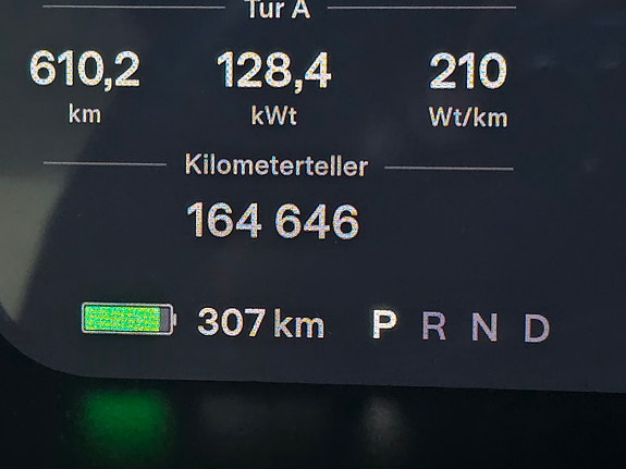 Tesla Model S 8 of 24