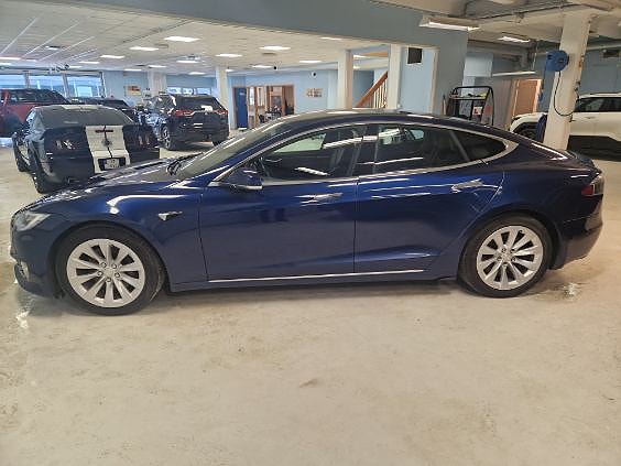 Tesla Model S 9 of 24