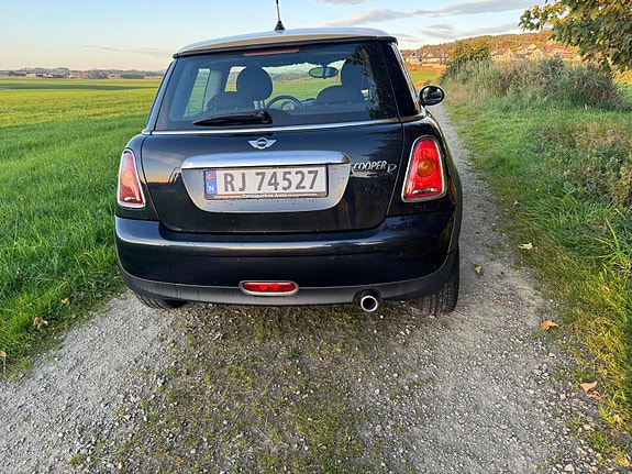 MINI Cooper 8 of 19