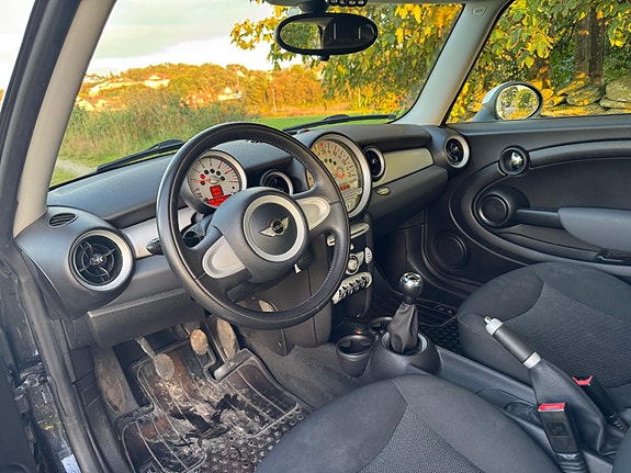 MINI Cooper 3 of 19