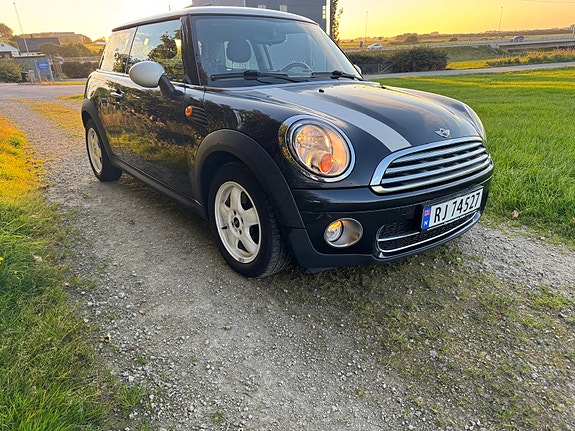 MINI Cooper 7 of 19