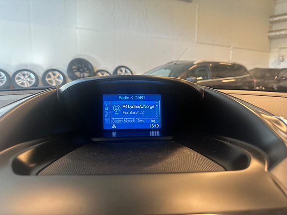 Ford Kuga 24 of 30