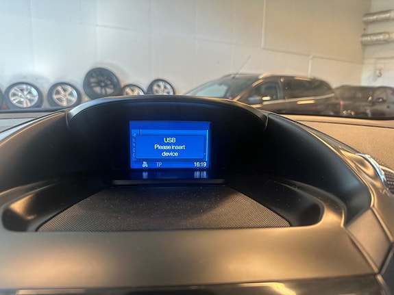 Ford Kuga 25 of 30