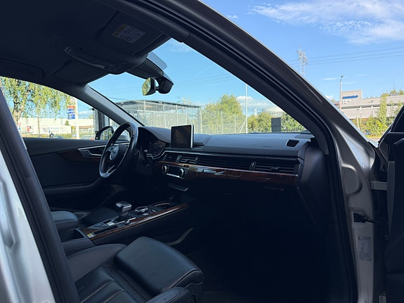 Audi A4 12 of 30
