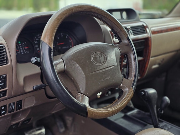 Toyota Land Cruiser 24 of 27