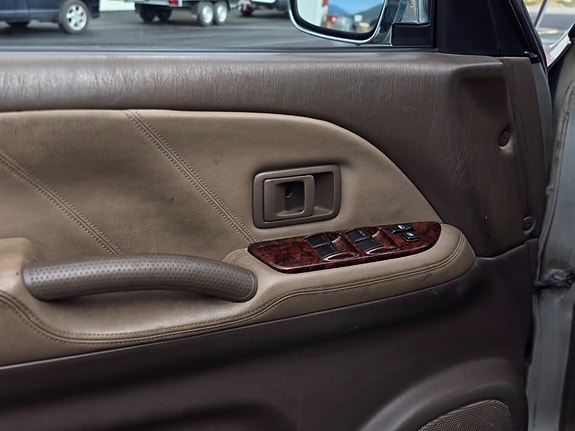 Toyota Land Cruiser 25 of 27