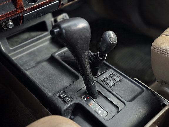 Toyota Land Cruiser 23 of 27