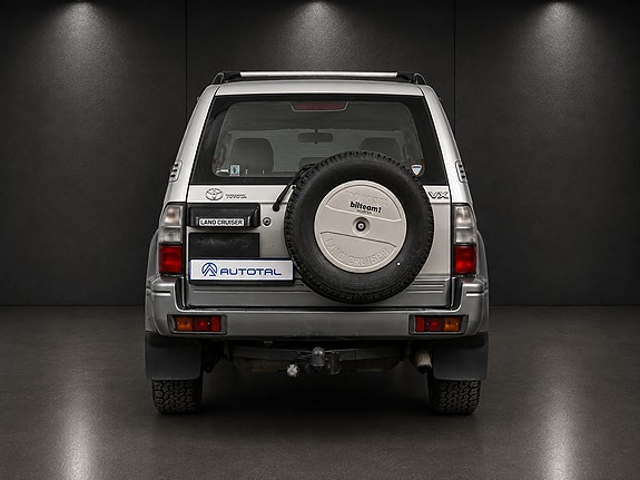 Toyota Land Cruiser 5 of 27