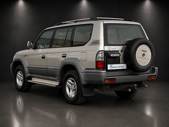Toyota Land Cruiser 4 of 27