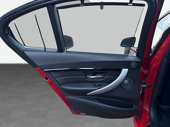 BMW 318i 15 of 30