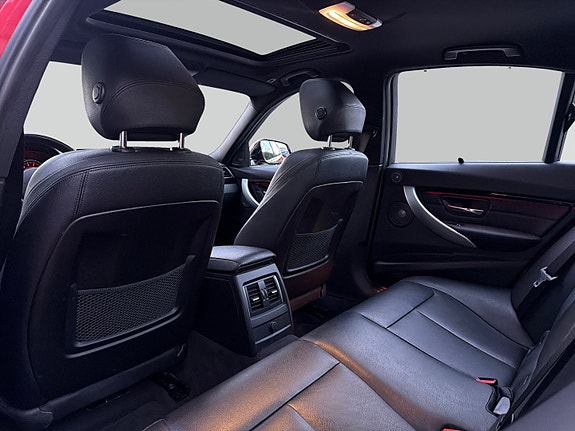 BMW 318i 13 of 30