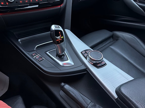 BMW 318i 22 of 30