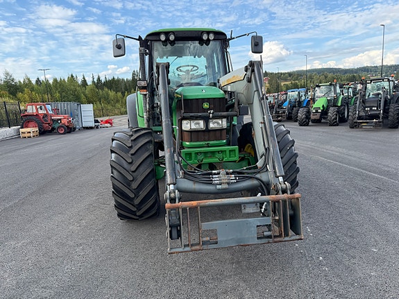 John Deere 6420 25 of 30