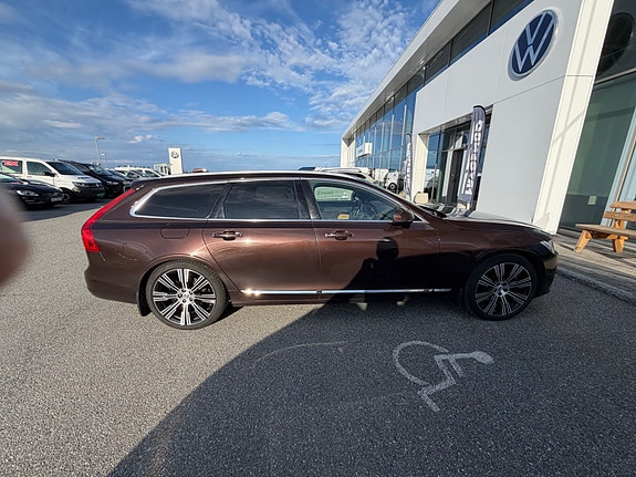 Volvo V90 2 of 10