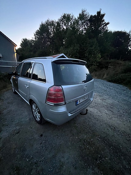 Opel Zafira 4 of 9