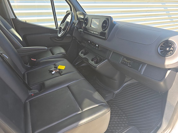 Mercedes-Benz Sprinter 519 14 of 30
