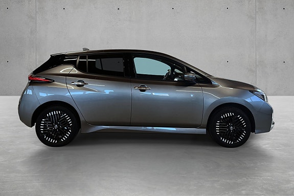 Nissan Leaf 3 of 30